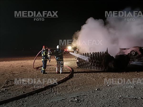 Un incendiu puternic a izbucnit, la o magistrala de gaz din Calimanesti – Vrancea, conducta Transgaz aflandu-se pe traseul santierului autostrazii A7 Moldova, m... Foto: ISU.